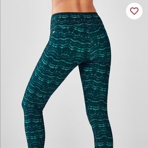 🧘‍♀️Fabletics Mid Rise Salar Powerhold Tidal 7/8 Legging Sz S